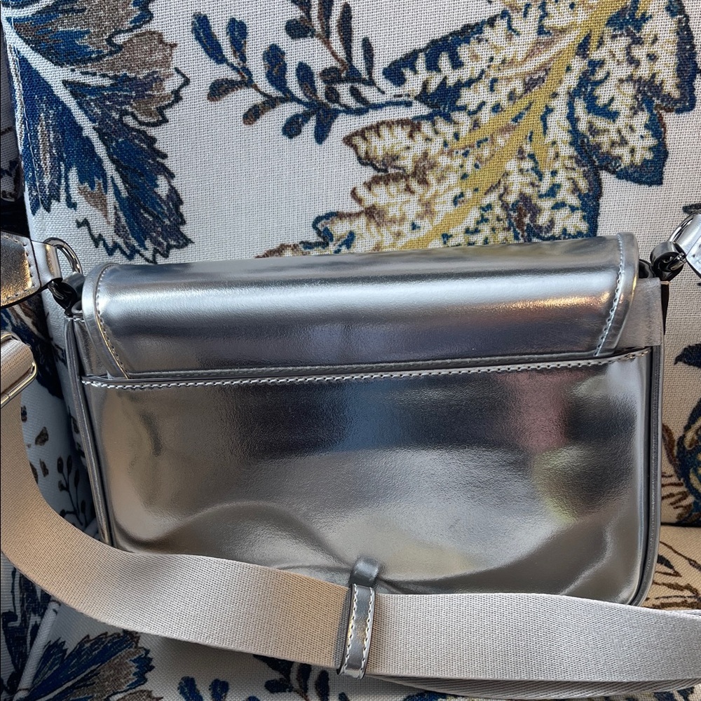 Michael Kors Metallic Silver Crossbody Bag NWT - Picture 3 of 6